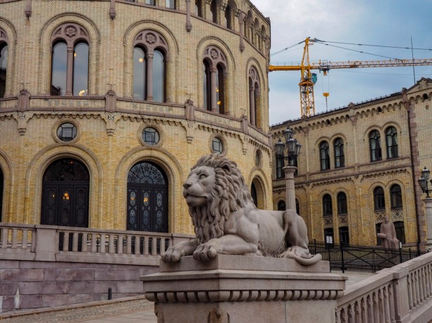Parliament and the Norwegian Lion, Oslo