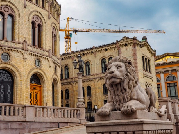 Parliament and the Norwegian Lion, Oslo