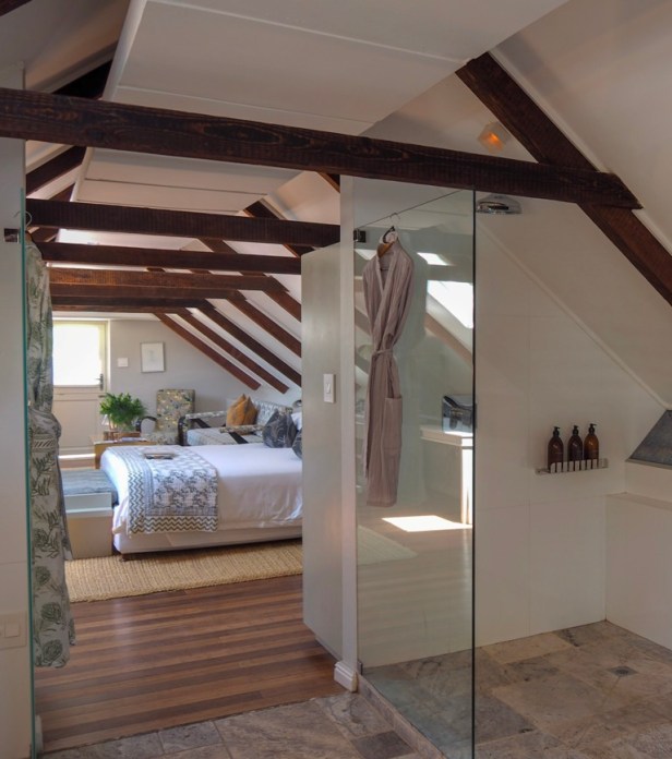 Robertson Small Hotel