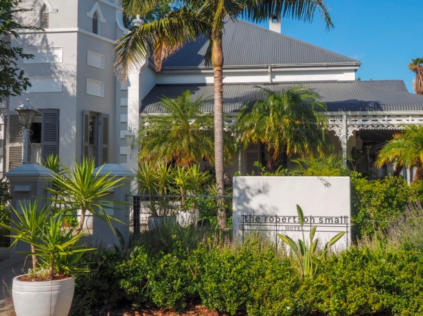Robertson Small Hotel