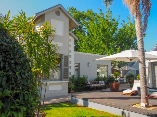 Robertson Small Hotel