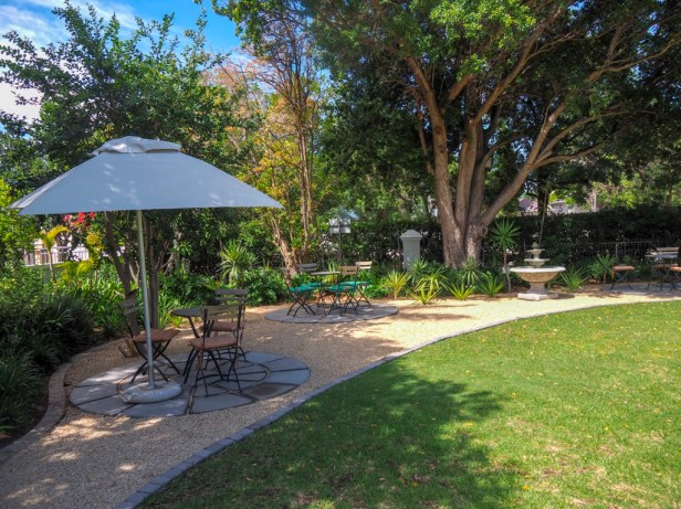 Robertson Small Hotel