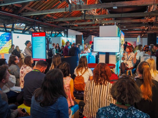 How to grow your blog business attending conferences