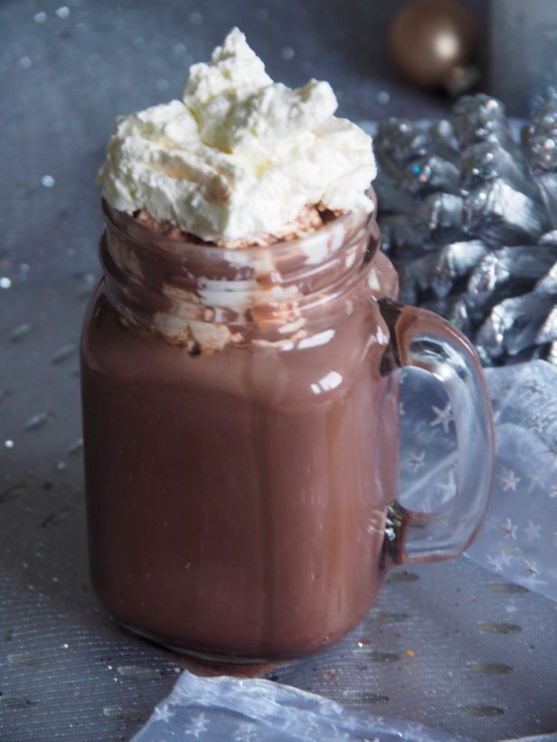 5 easy hot chocolate recipes for a cold winter day