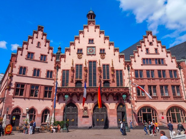 How to enjoy your hometown as a tourist