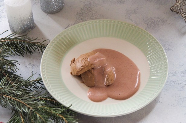 Three delicious but easy-to-make festive desserts ideal for small or large groups