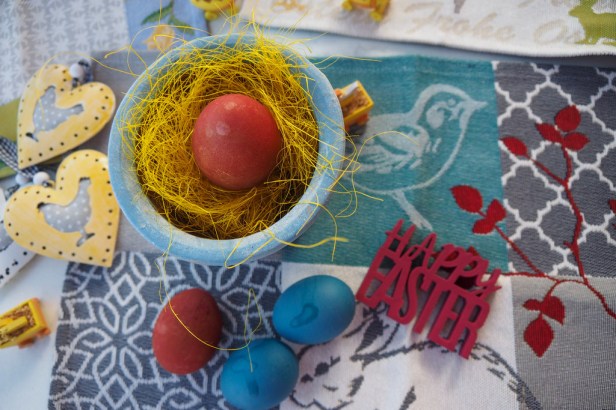 Your guide to natural coloured Easter Eggs