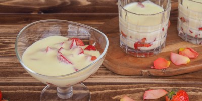 This Hugo-Zabaglione with Strawberries has everything to become your new favourite Italian dessert this Spring