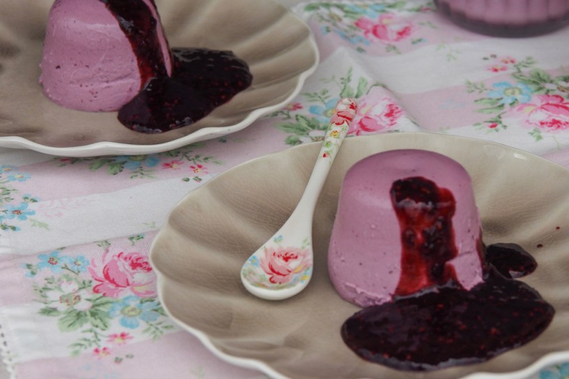 A Blackberry Panna Cotta Recipe to impress your friends