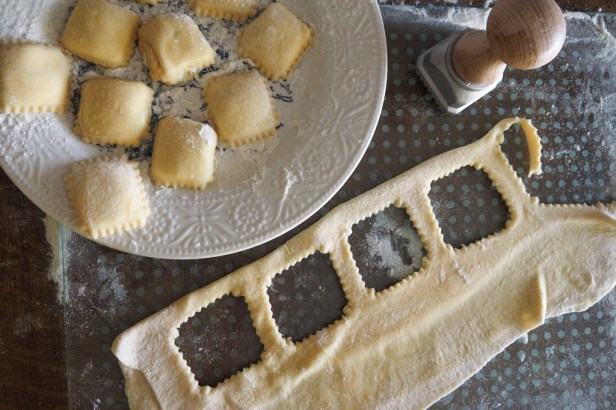 Easy homemade Lemon-Mascarpone Ravioli | Sauvignon Blanc