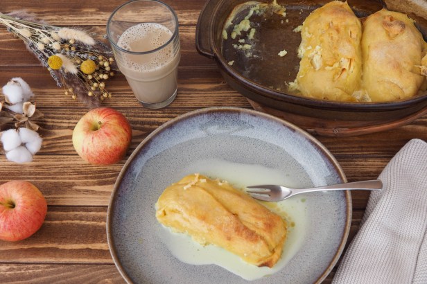 Baked Apple-Maultaschen with White Chocolate Sauce