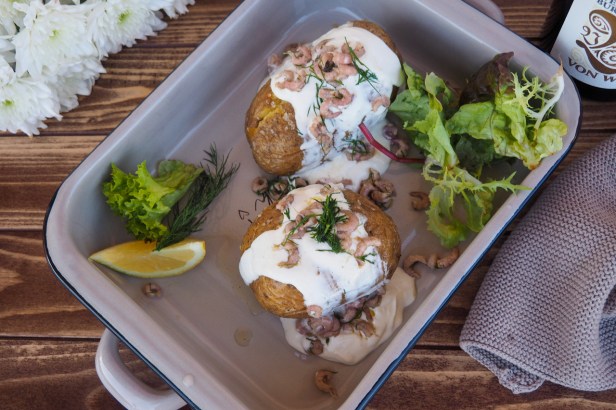 Baked Potato with North Sea Crab | Von Winning Weissburgunder