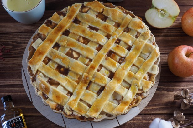 How to make the most delicious Whisky Spiked Caramelized Apple Pie