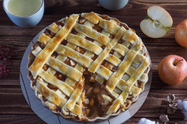 How to make the most delicious Whisky Spiked Caramelized Apple Pie