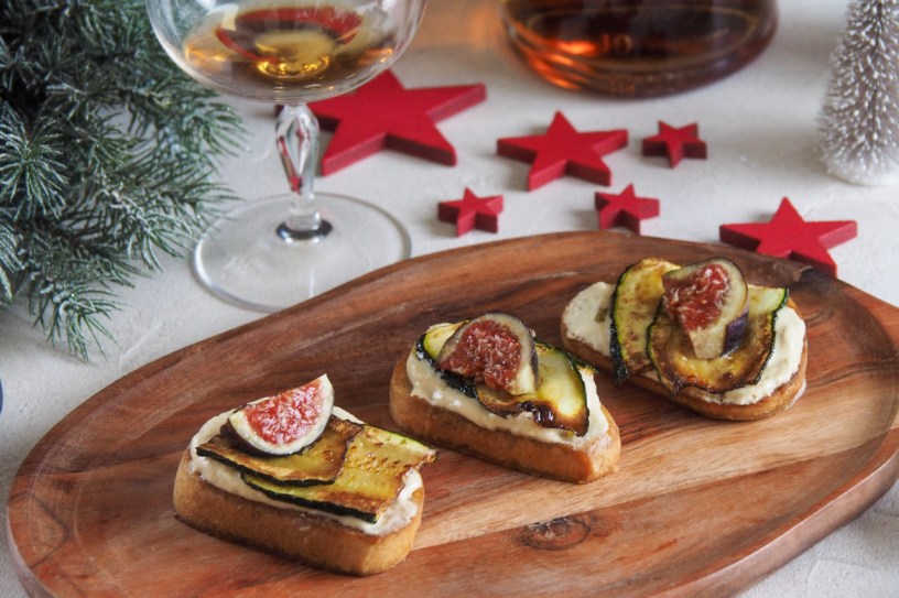 Festive appetizers: Crostini with Coffee Mousse, Zucchini and Fig