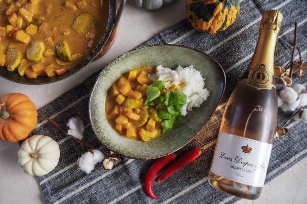 A delicious creamy Pumpkin Coconut Curry | Crémant de Loire