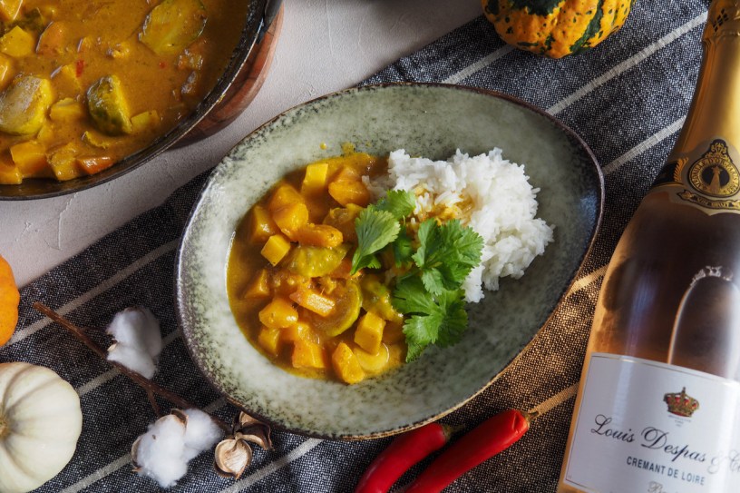 A delicious creamy Pumpkin Coconut Curry | Crémant de Loire