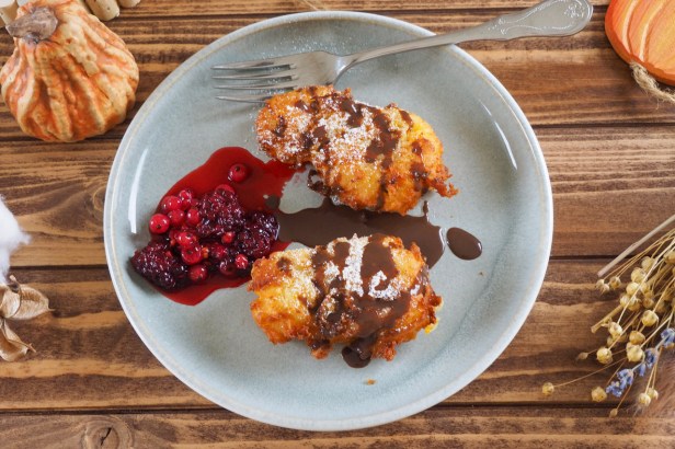 Delicious fall-flavoured doughnut recipe: Pumpkin Krapfen with Chocolate Sauce