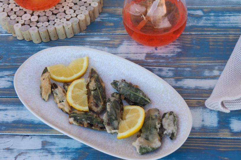 Aperitivo Time: Fried Sage Leaves With Anchovies