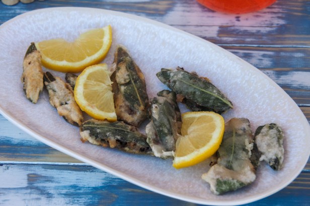 Aperitivo Time: Fried Sage Leaves With Anchovies