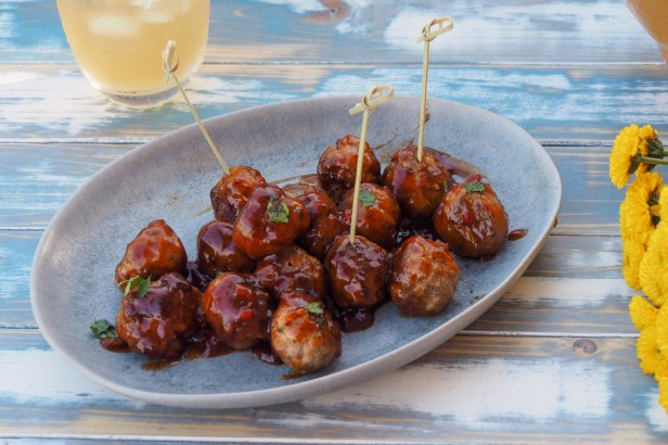 Barbecue Bourbon Meatballs: The Perfect Party Snack Celebrating Kentucky Derby