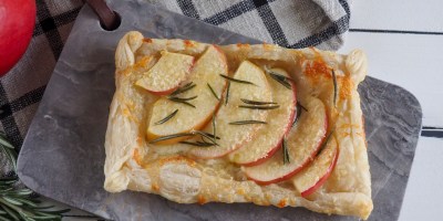 Quick Appetizer Recipe: Savoury Apple-Taleggio Puff Pastries