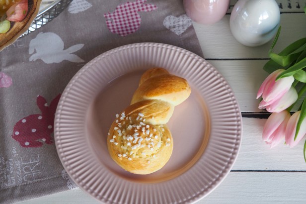Easter Bunny Buns (recipe)
