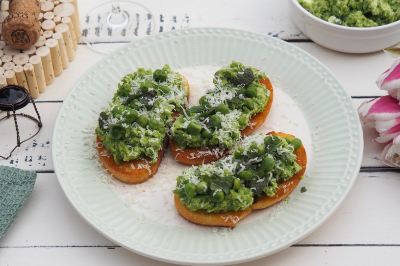 Spring Aperitivo: Pea Bruschetta (Crostini)