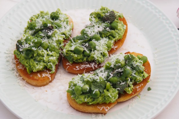 Spring Aperitivo: Pea Bruschetta (Crostini)