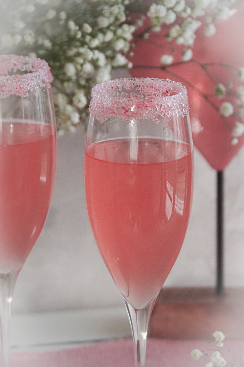 Easy Cocktails for Valentine: Margarita Champagne Hồng Ngọt Ngào