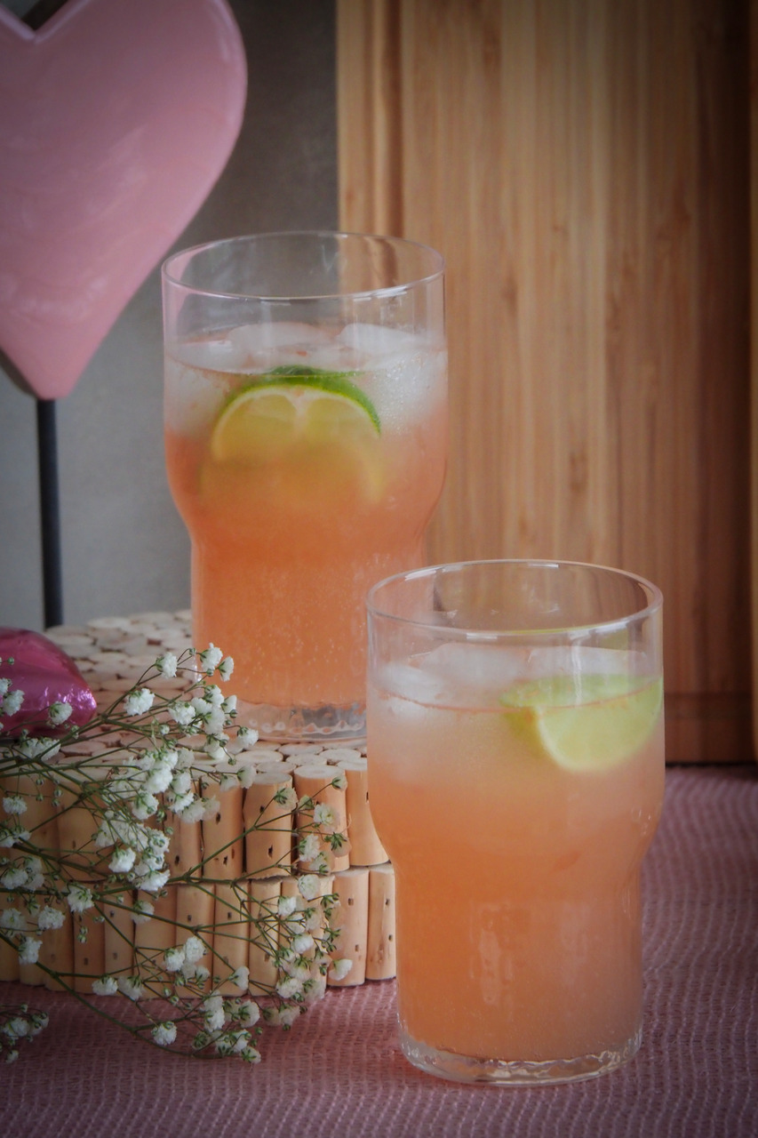 Cocktail Vodka Lemonade Hồng Dễ Làm Cho Valentine