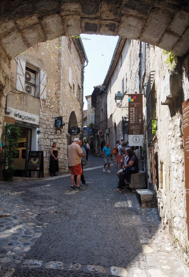 Visiting Saint Paul de Vence, the medieval artists village on the French Riviera