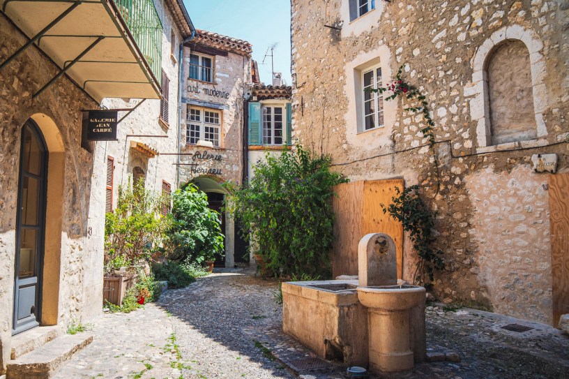 Visiting Saint Paul de Vence, the medieval artists village on the French Riviera