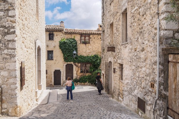 Visiting Saint Paul de Vence, the medieval artists village on the French Riviera