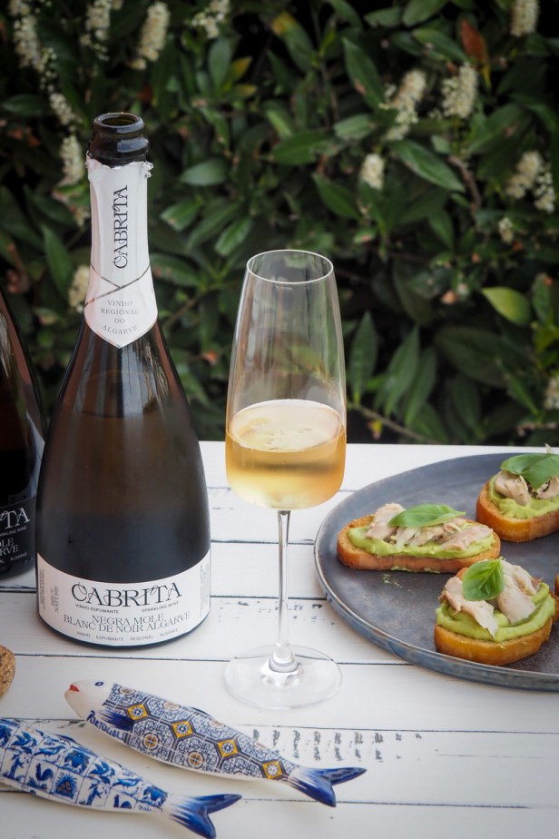 How to make this delicious mackerel-avocado bruschetta for your next aperitivo