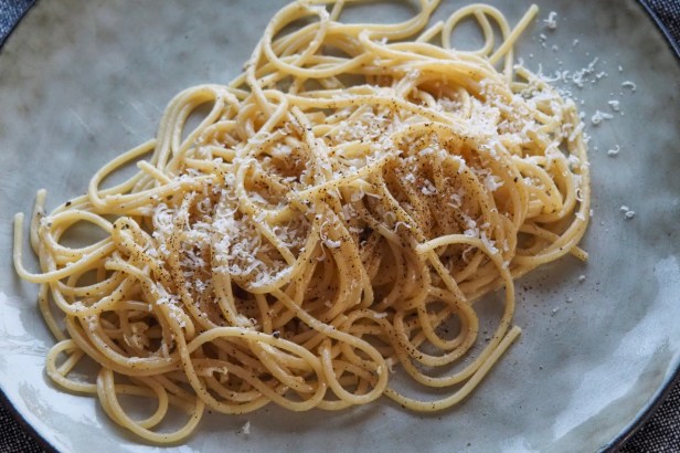 How To Make Authentic Cacio e Pepe